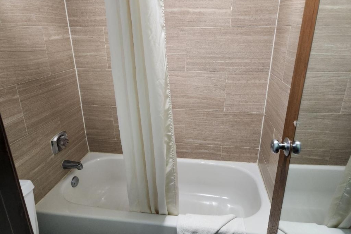 Bathtub